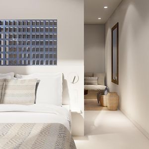 Deluxe One-Bedroom Apartment